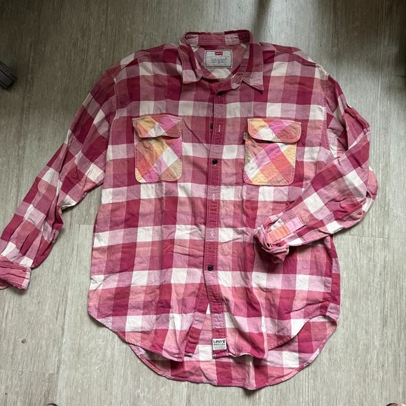 Levi’s Vintage Plaid - Picture 1 of 6